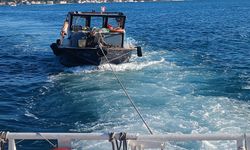 Vaniköy önlerinde sürüklenen tekne kurtarıldı