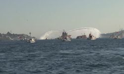 İstanbul Boğazı'nda 15 Temmuz şehitleri için tekne korteji oluşturuldu