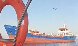 Yalova açıklarında su tankeri tekneye çarptı: 2 kişi denize atlayarak kurtuldu