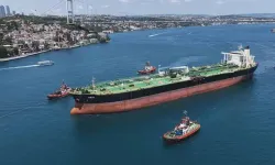 Dron saldırısına uğrayan 'JAMES II' İstanbul Boğazı'ndan geçti