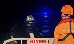 Çanakkale Boğazı’nda sürüklenen tekne kurtarıldı