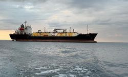 Dron saldırısına uğrayan tanker Sürmene Tersanesi'nde tamir sırasında