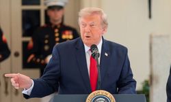 Trump: İran'ın her gemi saldırısı için bir köprüyü veya enerji santralini vuracağız