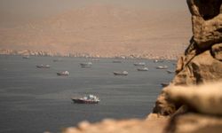 Hürmüz ve Bab el-Mandeb’de gemi geçişleri geriliyor