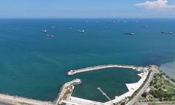 Samsun açıklarında gemi yoğunluğu