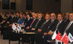 Mersin’de limanların geleceği hukuk ve teknolojiyle masaya yatırıldı
