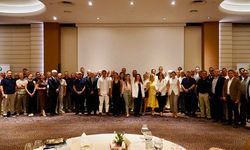 Şadan Kaptanoğlu İzmir'de denizcilerle buluştu: "Bir dip dalgasıyız, kazanırsak birlikte kazanırız"
