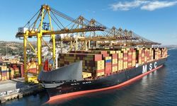 Asyaport’ta Türkiye rekoru: Tek gemi uğrağında 22 bin 896 TEU konteyner elleçlendi