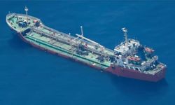 Somalili korsanlar kaçırdıkları tankerdeki 5 mürettebatı öldürdü