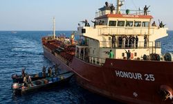 Somali açıklarında kaçırılan tankerde 4 Pakistanlı mürettebat kurtarıldı