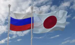 Japonya’dan Rusya bağlantılı 35 gemiye yaptırım