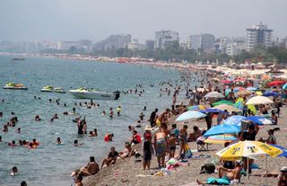 Antalya, 11 ayda turist rekoru kırdı