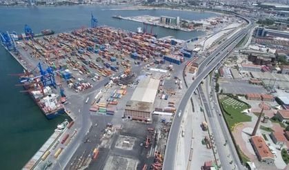 İzmir Limanı'nın Türkiye Varlık Fonu'na devri tamamlandı