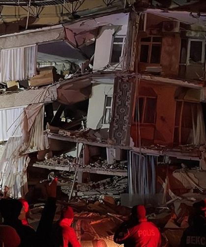 Kahramanmaraş merkezli 7,4'lük deprem 10 ili vurdu