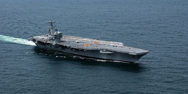 'USS George H.W. Bush' cuma günü Pire Limanı'na yanaşacak