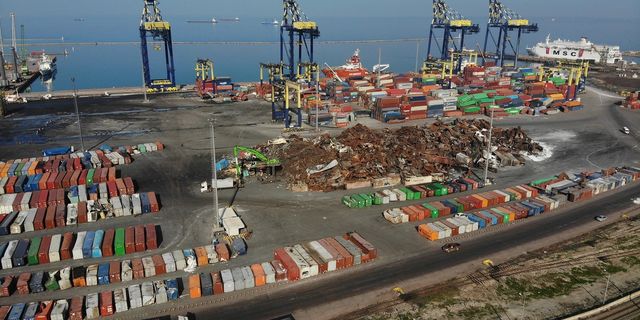 Yangının ardından İskenderun Limanı havadan görüntülendi