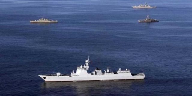 Çin'e ait donanma gemisi Japon karasularına girdi