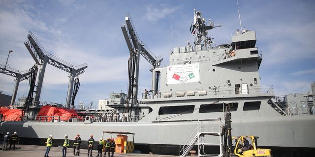 Pakistan'ın ilk yardım gemisi Mersin'e ulaştı