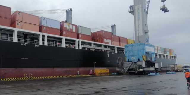 Katar'dan yola çıkan konteyner yüklü gemi İskenderun Limanı'na ulaştı