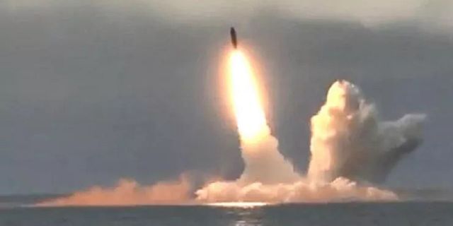 Kuzey Kore'den Japon Denizi'ne 2 balistik füze fırlattı