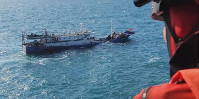 Hint Okyanusu'nda alabora olan Çin balıkçı gemisi battı