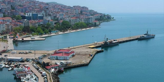 TCG Nusret Gemisi Sinop’ta sergilendi