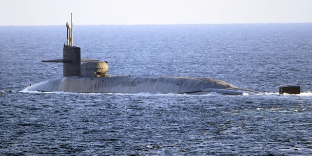 ABD'ye ait nükleer denizaltı Güney Kore'ye demirledi