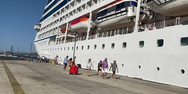 Nautica isimli gemi Bodrum'a demir attı