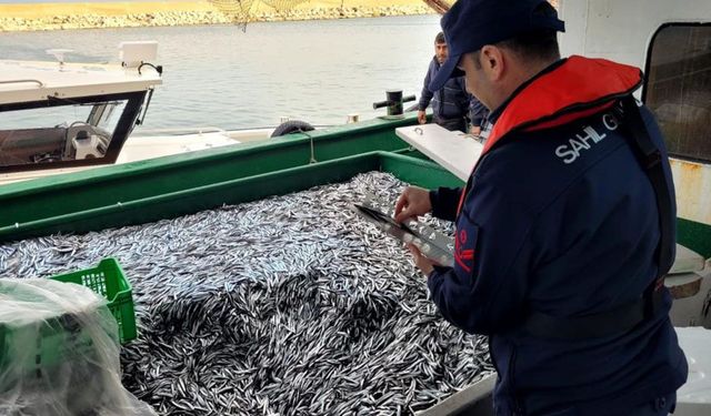 Kıyıya yakın avlanan balıkçı teknelerine ceza