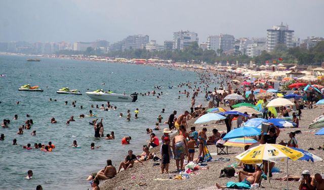 Antalya, 11 ayda turist rekoru kırdı