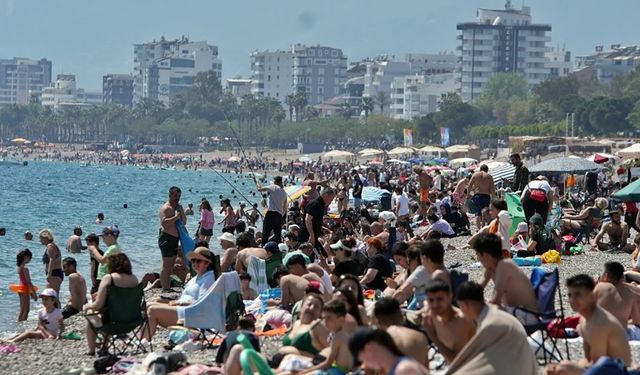 Bayram, 150 milyon liralık ciro ile turizm sektörüne ilaç oldu