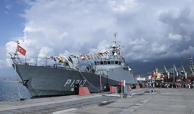 Deniz Kuvvetleri'ne ait 23 gemi, 23 limanda ziyarete açıldı