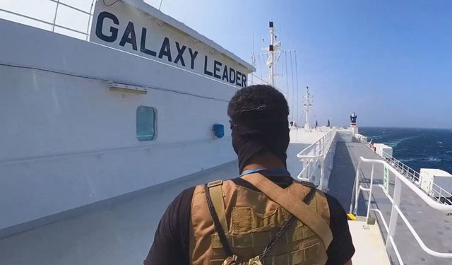 Yemen'de 6 ay önce alıkonulan geminin mürettebatına ziyaret