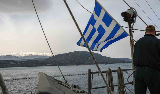 Yunanistan, Rus petrolünün transferine karşı deniz tatbikatlarını artırıyor