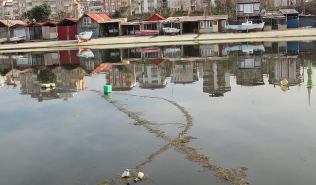 Liman girişi kumla doldu, balıkçılar mahsur kaldı