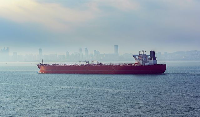 ABD'den İran petrolü taşıyan gemi ve şirketlere yaptırım