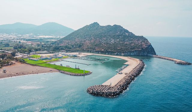 Denize atık bırakılan marinanın yetkilisine adli kontrol