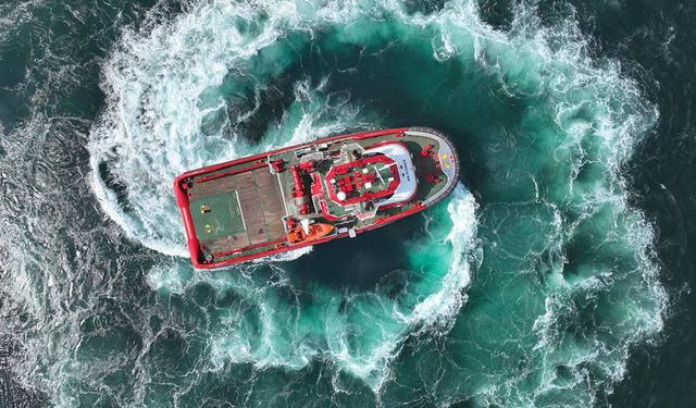 UZMAR, hibrit römorkörünü teslim etti