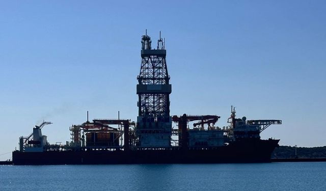 'West Draco' Taşucu Limanı'na yanaştı