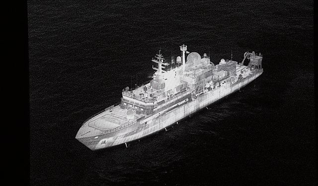 İngiliz Savunma Bakanı'ndan Rus casus gemisine tepki