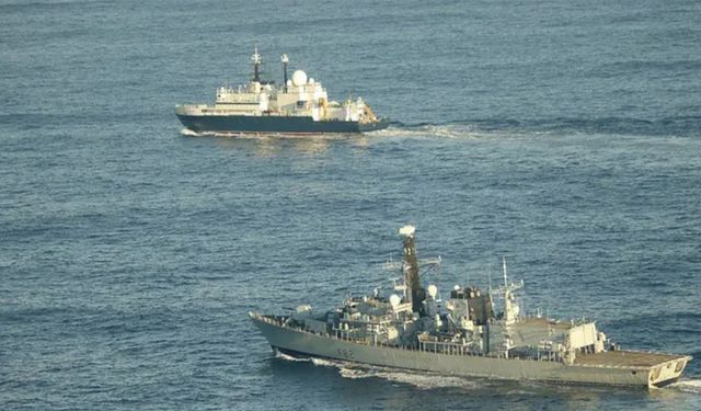 İngiltere'de 'Rus casus gemisi' alarmı