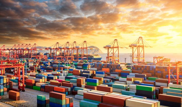 Çin'in ticaret fazlası ilk kez 1 trilyon doları aştı