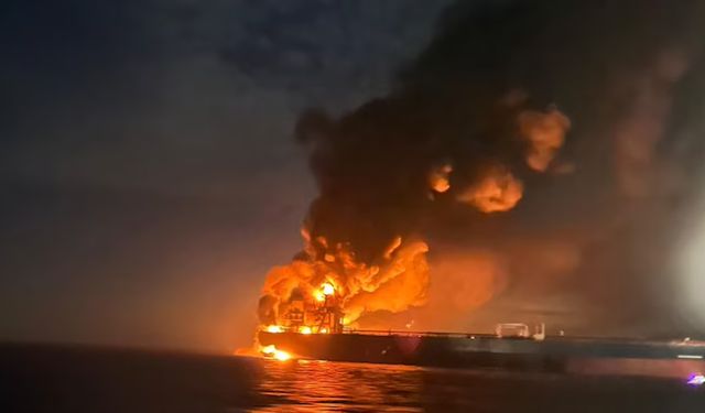 Rus İHA’ları Karadeniz’de iki sivil gemiyi vurdu