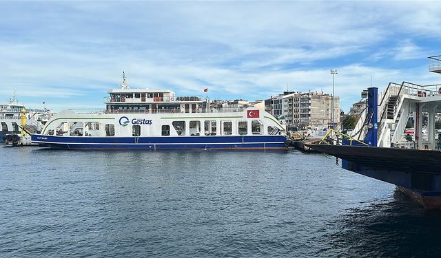 Bozcaada ve Gökçeada'ya hafta sonu tüm feribot seferleri iptal edildi