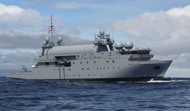 Polonya’nın ikinci istihbarat gemisi suya indi