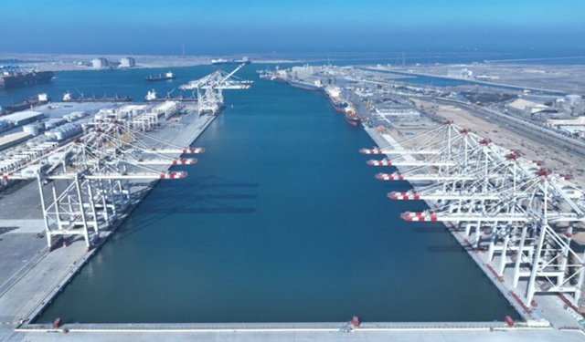 Mısır'da 3,3 milyon TEU kapasiteli aktarma merkezi açıldı