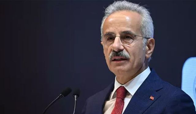 Uraloğlu: 800 gemi hala Hürmüz Boğazı'nda