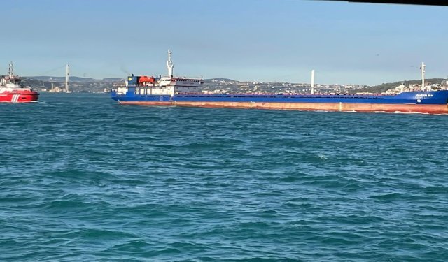 İstanbul Boğazı’nda gemi arızası: Trafik çift yönlü askıya alındı