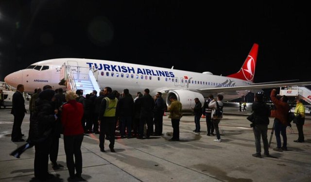 İsrail'in alıkoyduğu Sumud Filosu aktivistleri İstanbul'a getirildi