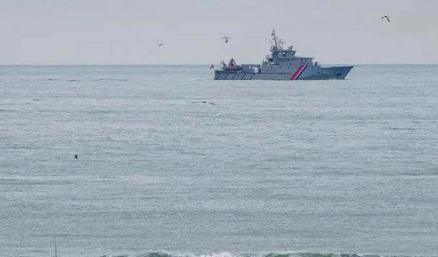 Manş Denizi'nde Rus firkateyninden sivil tekneye uyarı ateşi